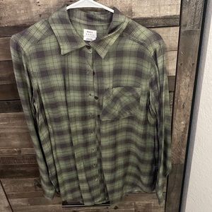 Green & Gray Plaid Button Down Shirt Size M